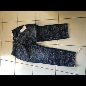 Raw hem cropped jeans